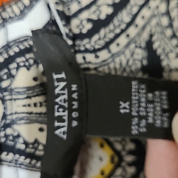 Alfani size 1x printed top. - Picture 6 of 6